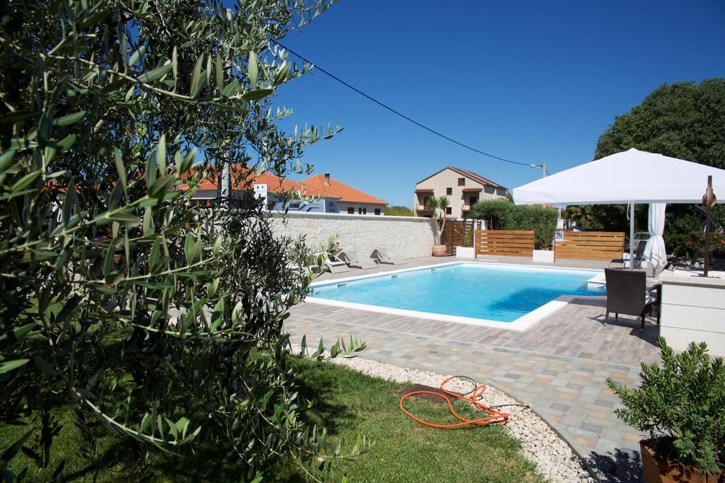 Banic Apartments With Pool Biograd Na Moru Ngoại thất bức ảnh