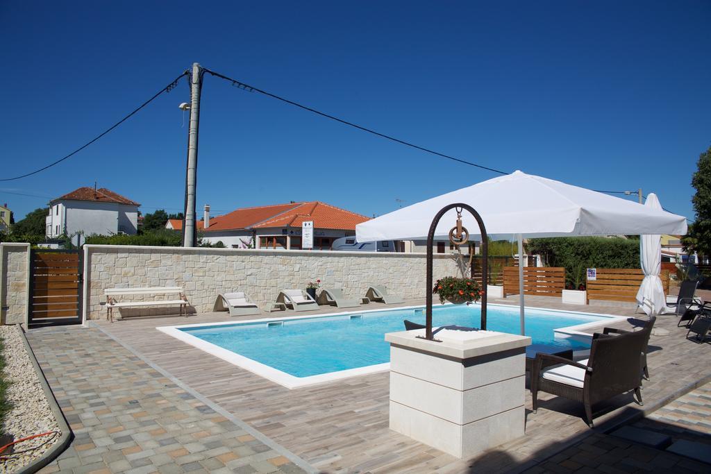 Banic Apartments With Pool Biograd Na Moru Ngoại thất bức ảnh