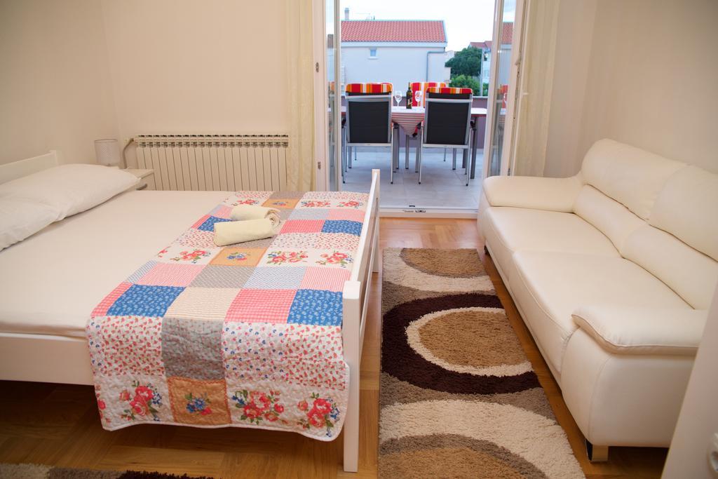 Banic Apartments With Pool Biograd Na Moru Ngoại thất bức ảnh