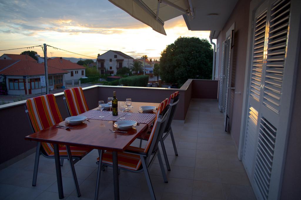 Banic Apartments With Pool Biograd Na Moru Phòng bức ảnh