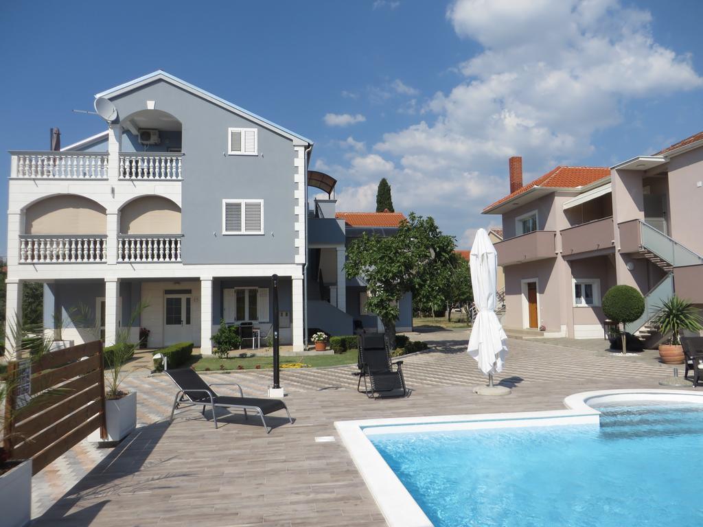 Banic Apartments With Pool Biograd Na Moru Ngoại thất bức ảnh