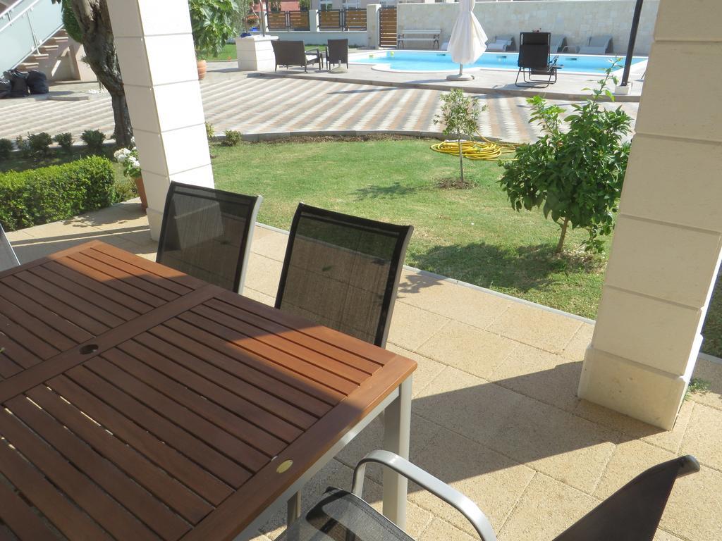 Banic Apartments With Pool Biograd Na Moru Phòng bức ảnh