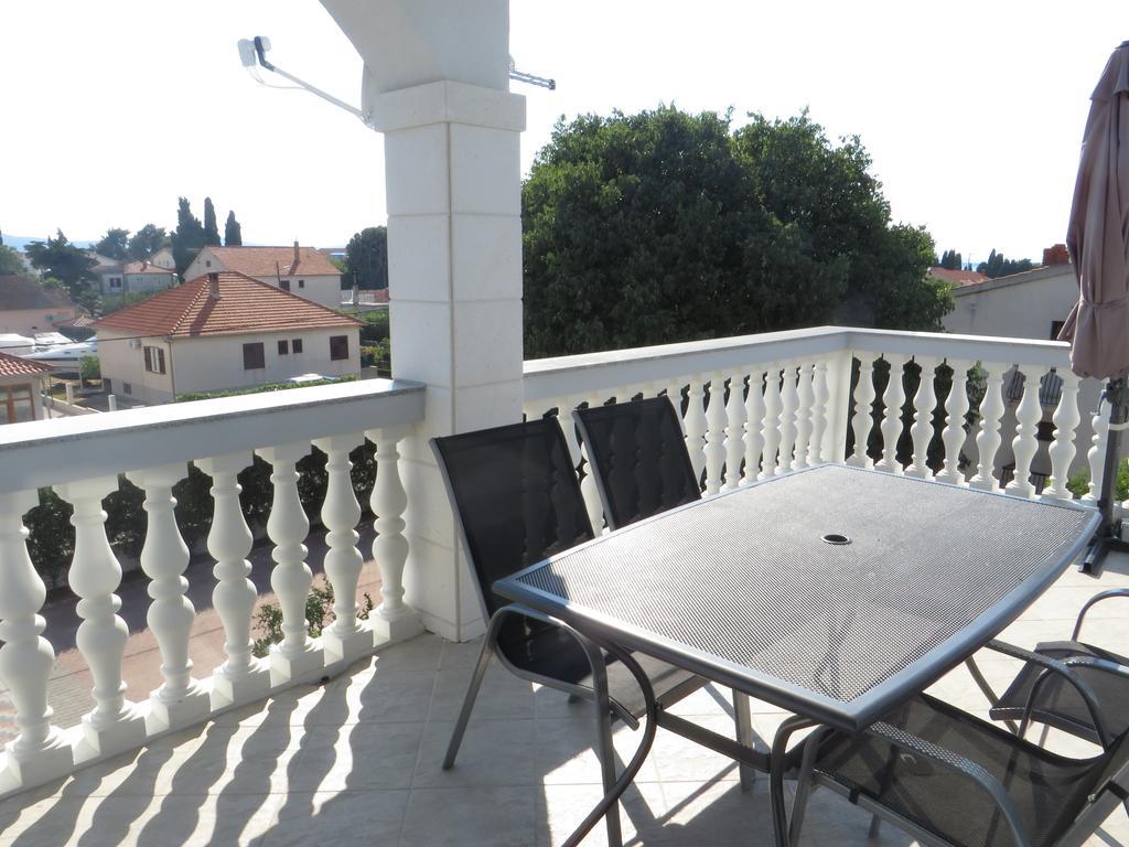 Banic Apartments With Pool Biograd Na Moru Phòng bức ảnh