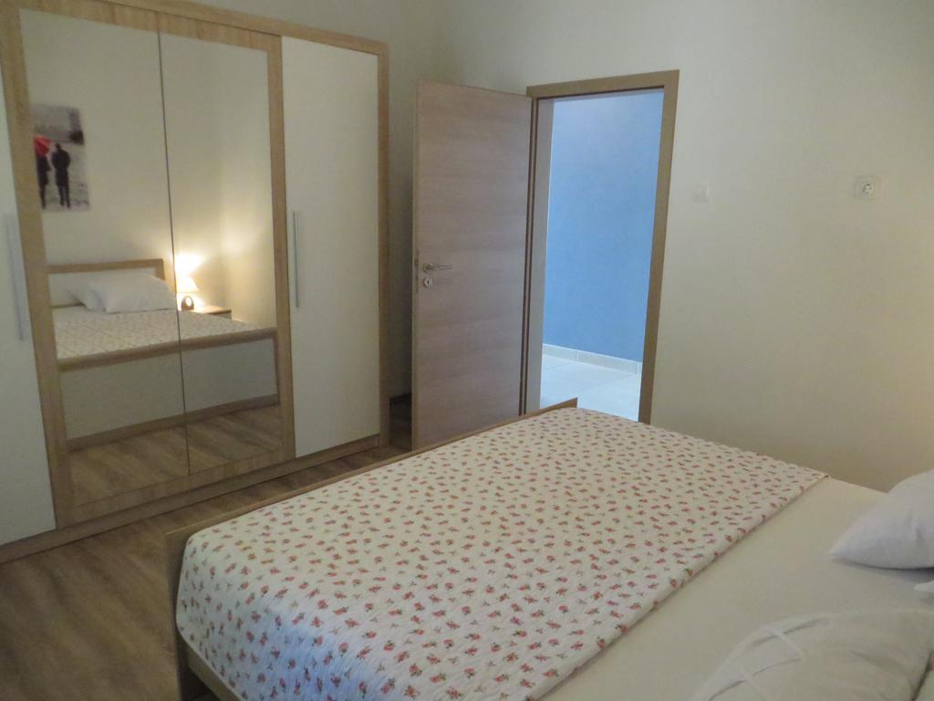 Banic Apartments With Pool Biograd Na Moru Phòng bức ảnh