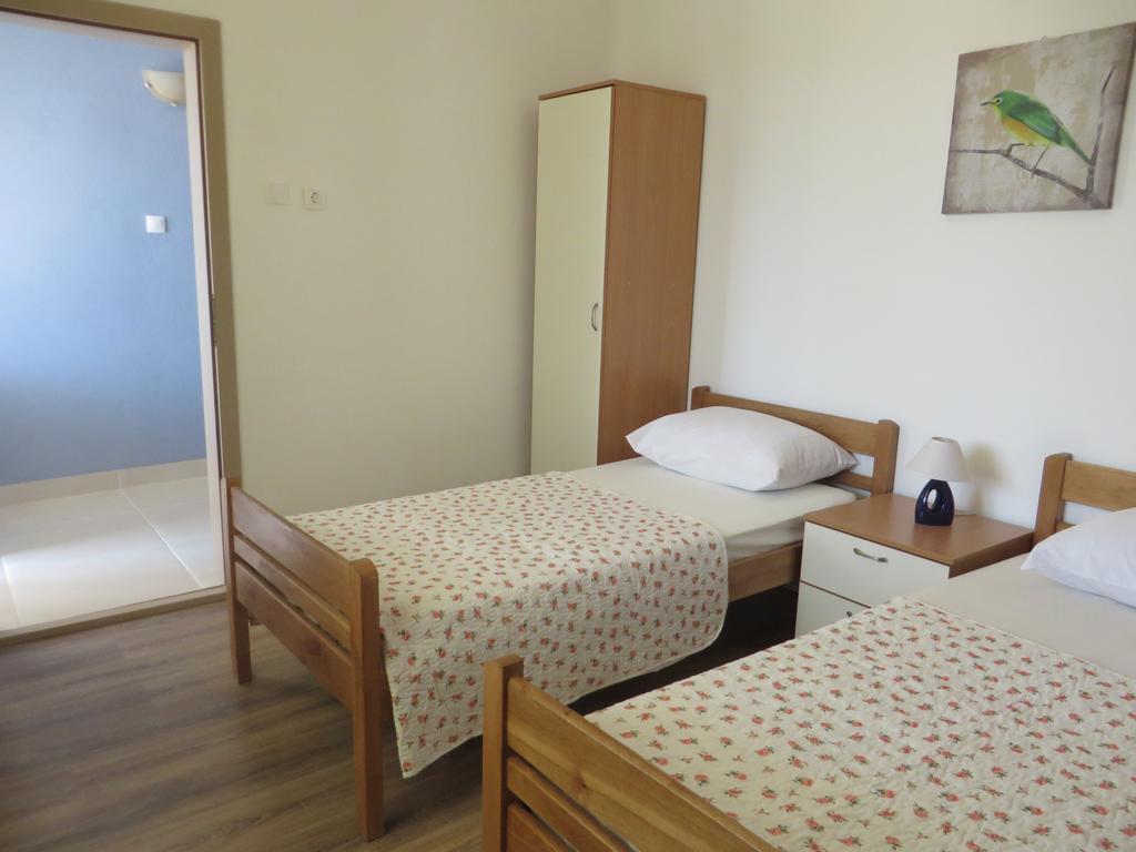 Banic Apartments With Pool Biograd Na Moru Phòng bức ảnh