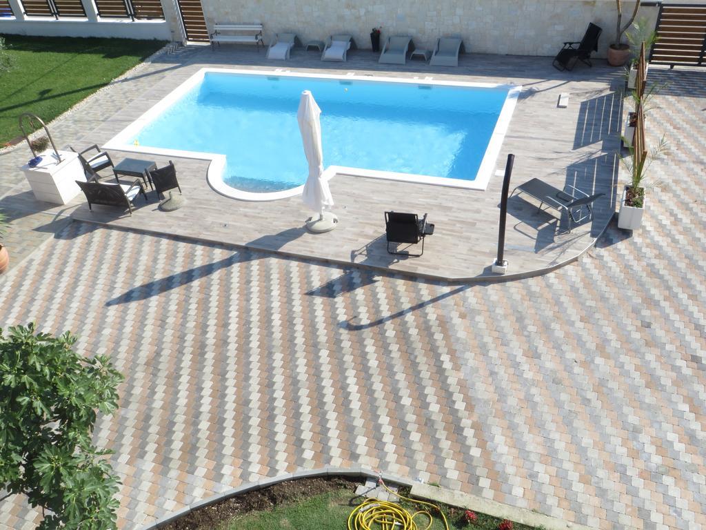 Banic Apartments With Pool Biograd Na Moru Phòng bức ảnh