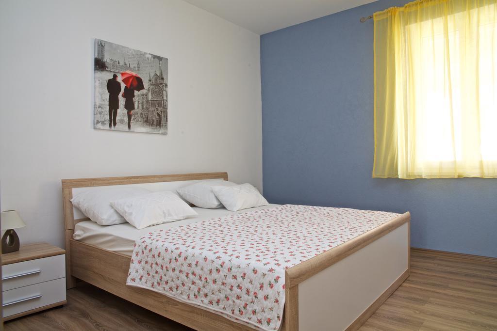 Banic Apartments With Pool Biograd Na Moru Phòng bức ảnh