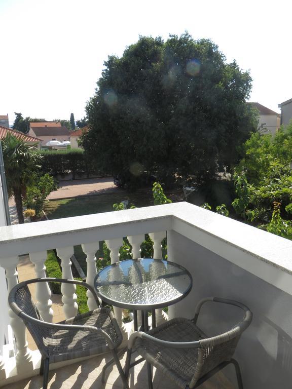 Banic Apartments With Pool Biograd Na Moru Ngoại thất bức ảnh