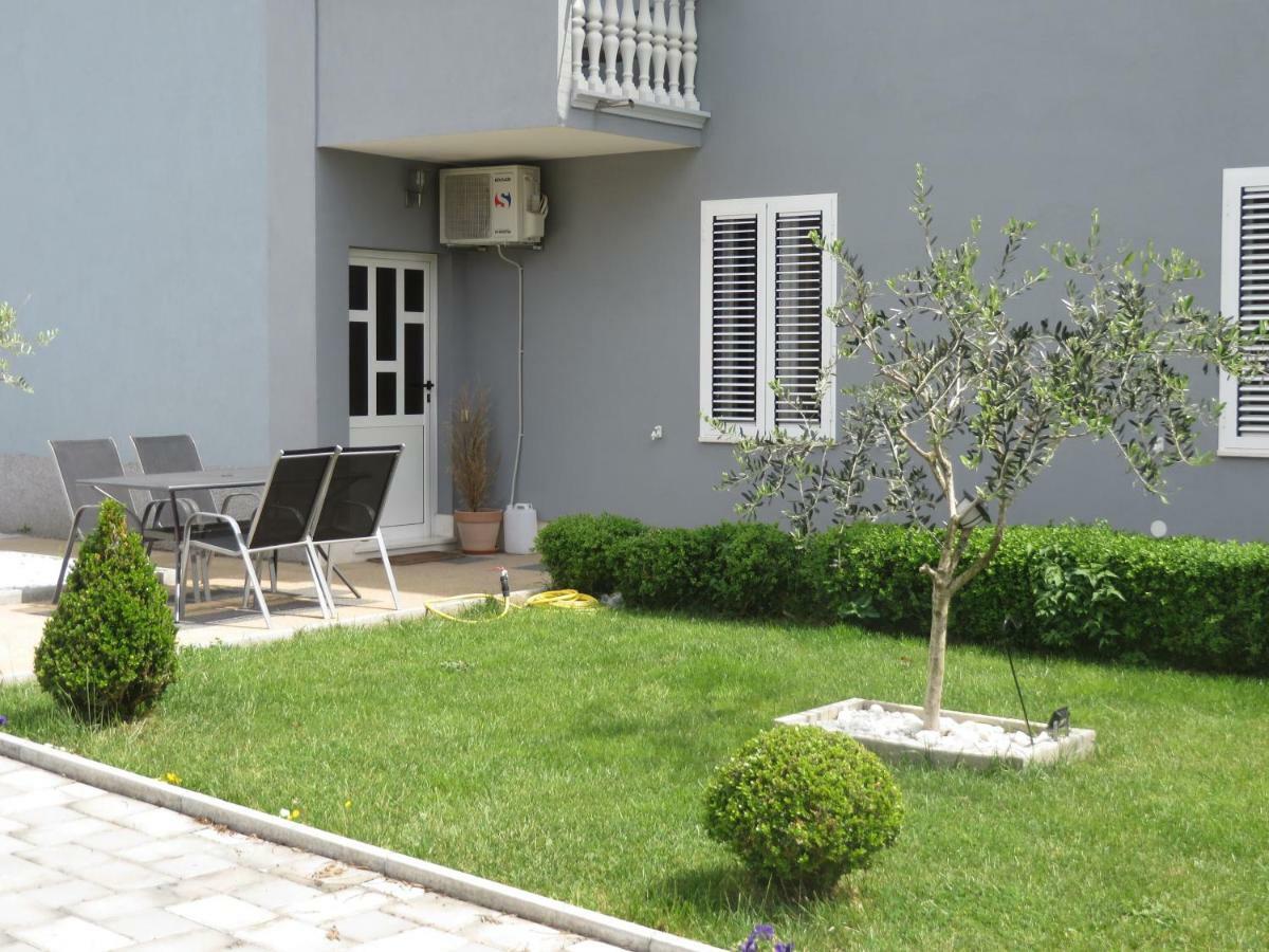 Banic Apartments With Pool Biograd Na Moru Ngoại thất bức ảnh